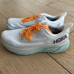 Brand New Women's HOKA Clifton 8